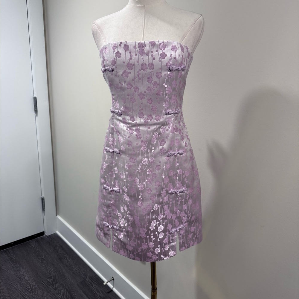 Chic Strapless Lilac Dress